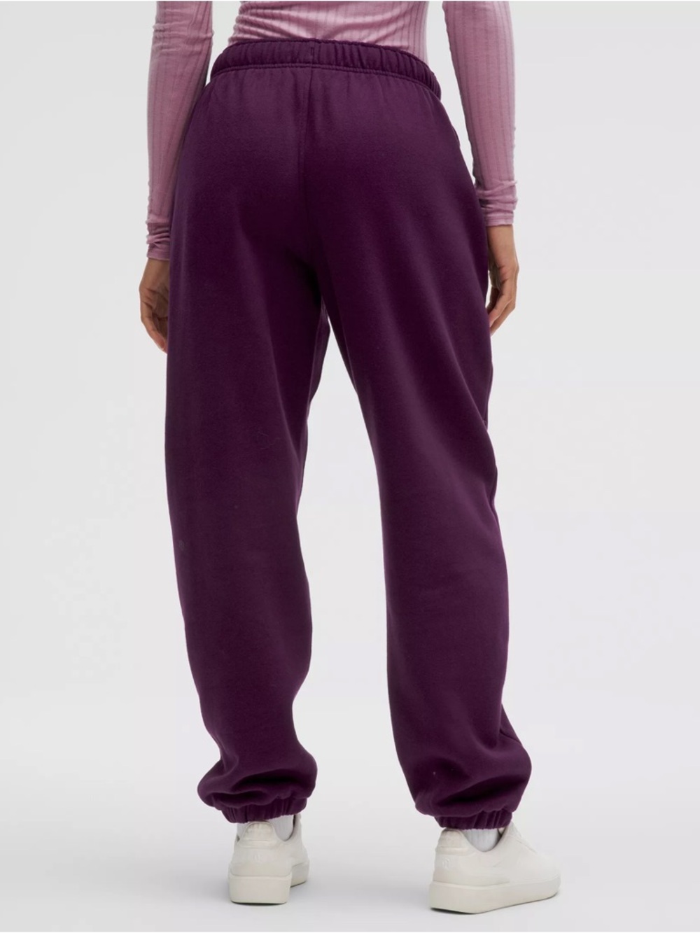 Lululemon Scuba Mid-Rise Oversized Jogger
Regular Dramatic Magenta - Picture 2 of 3